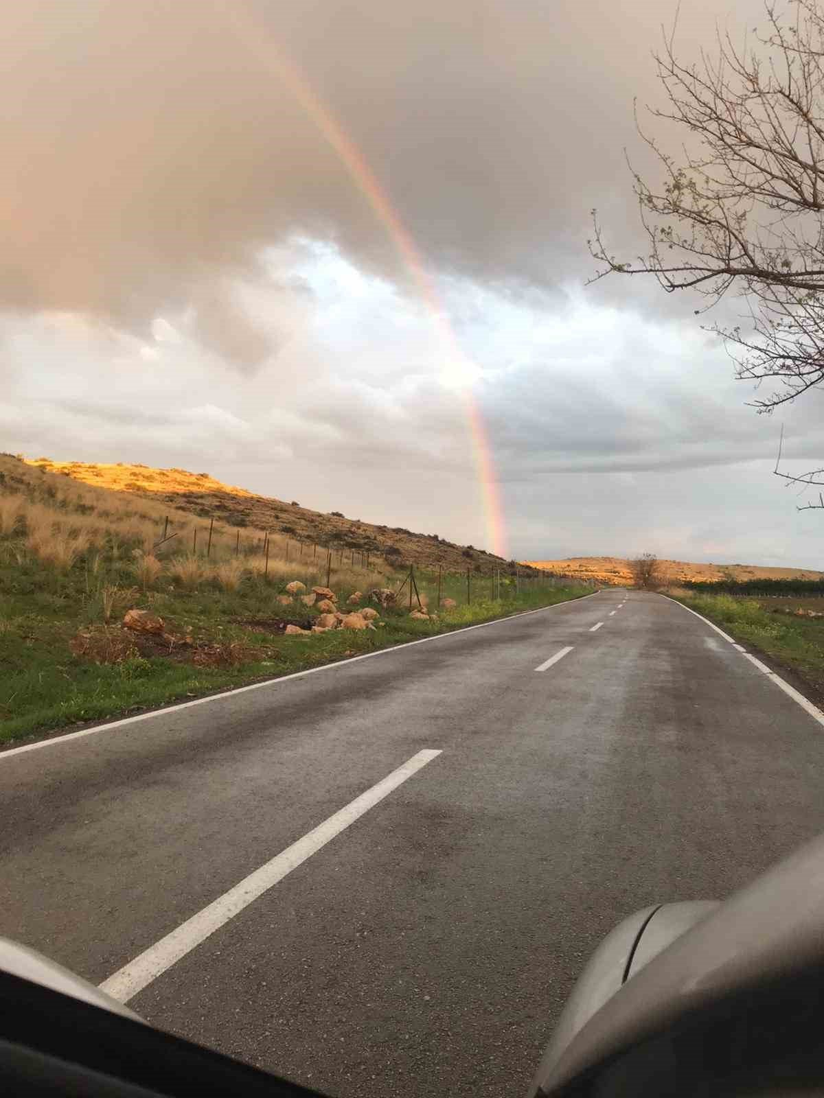 Yağmur sonrası çift gökkuşağı oluştu