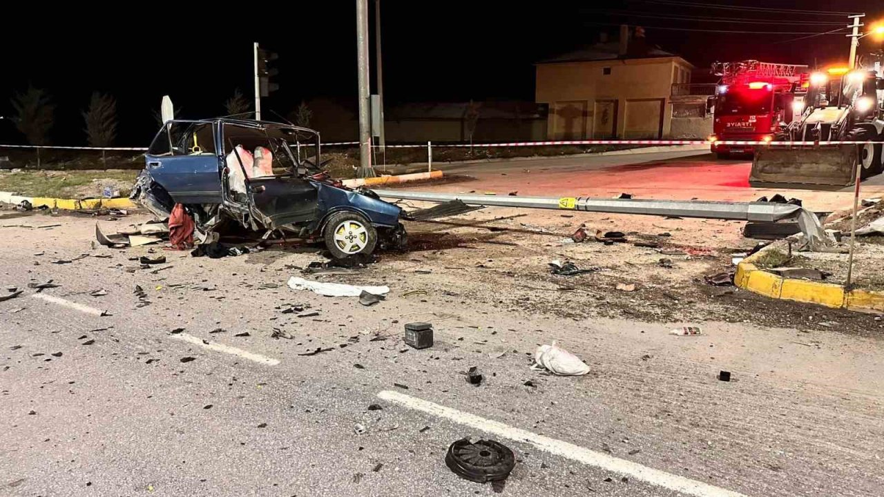 İki otomobilin karıştığı kazada 3 kişi yaralandı