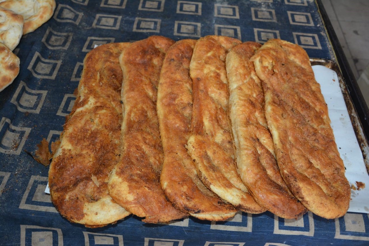 Sandıklı’nın ‘haşhaşlı’ tahinli pidesi yoğun ilgi görüyor