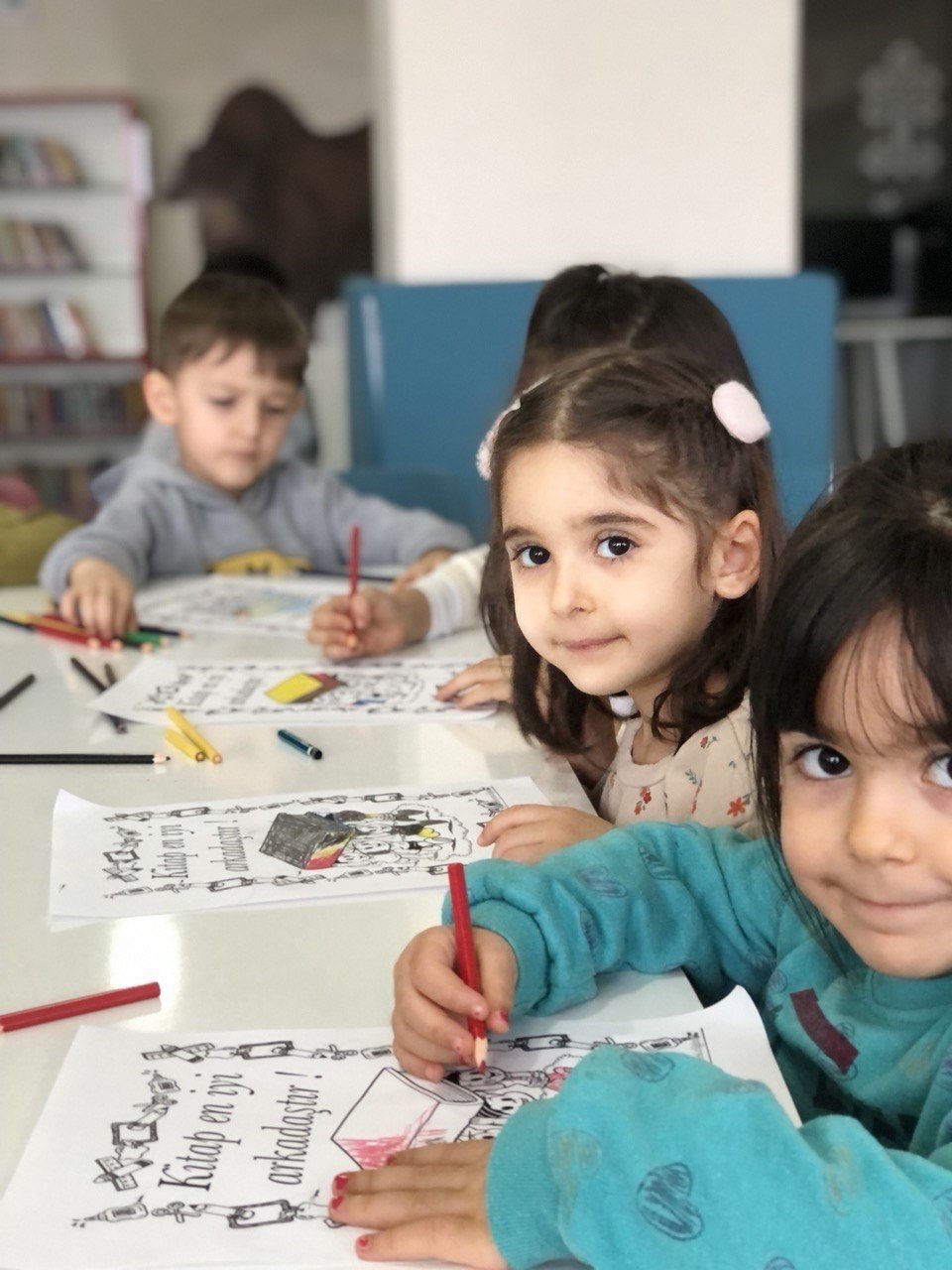 Ağrılı minikler depremzede çocuklar için kitap topladı