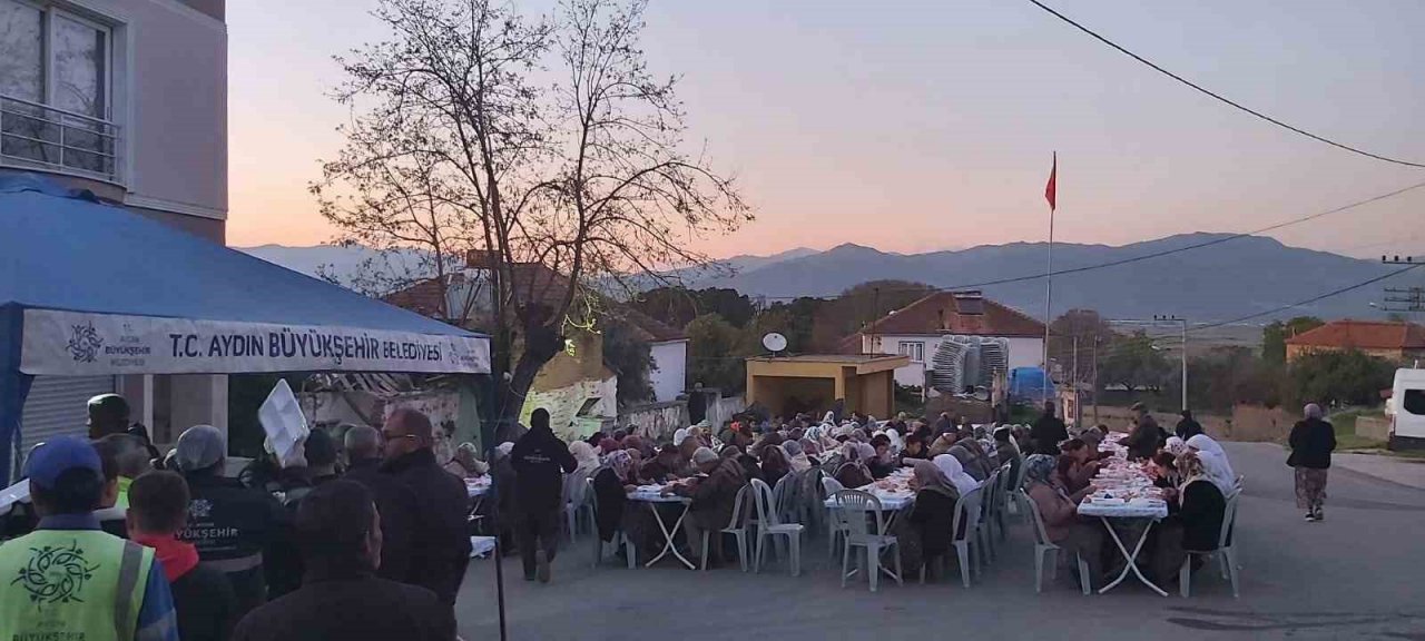 Aydın Büyükşehir, vatandaşları iftar sofralarında buluşturuyor