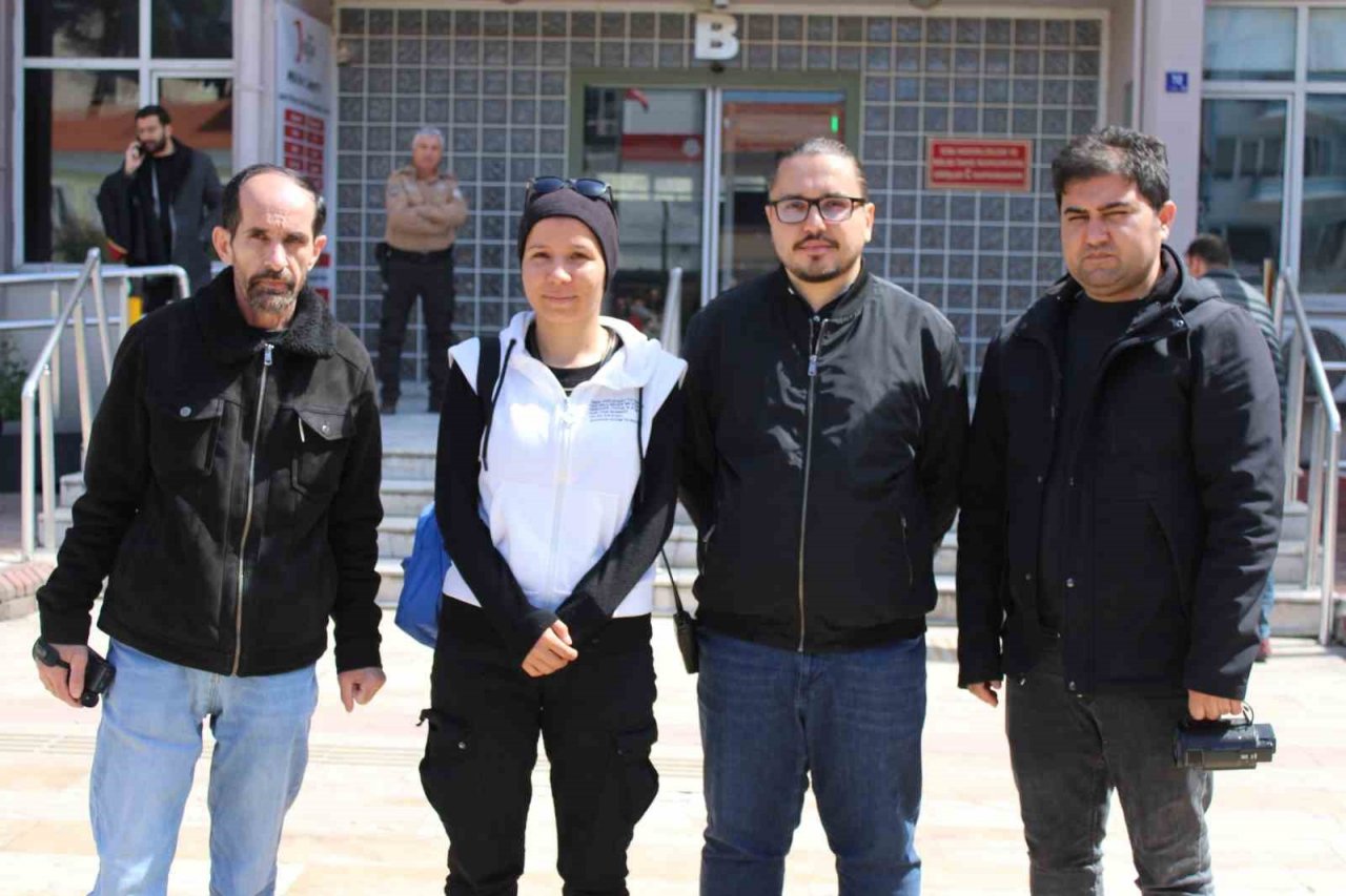 Gazeteciler adliye önündeki saldırıyı kınadı