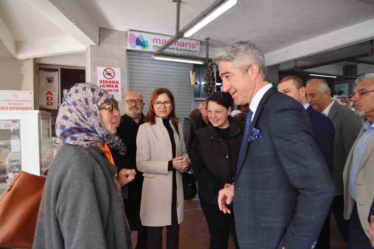Başkan Oktay, semt pazarında vatandaşlarla buluştu