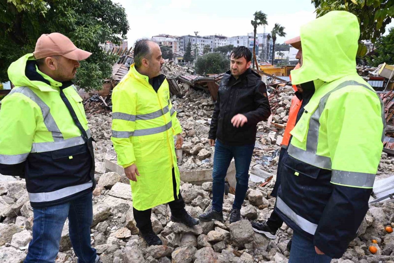 Deprem enkazından 752 yıllık tarih çıkacak