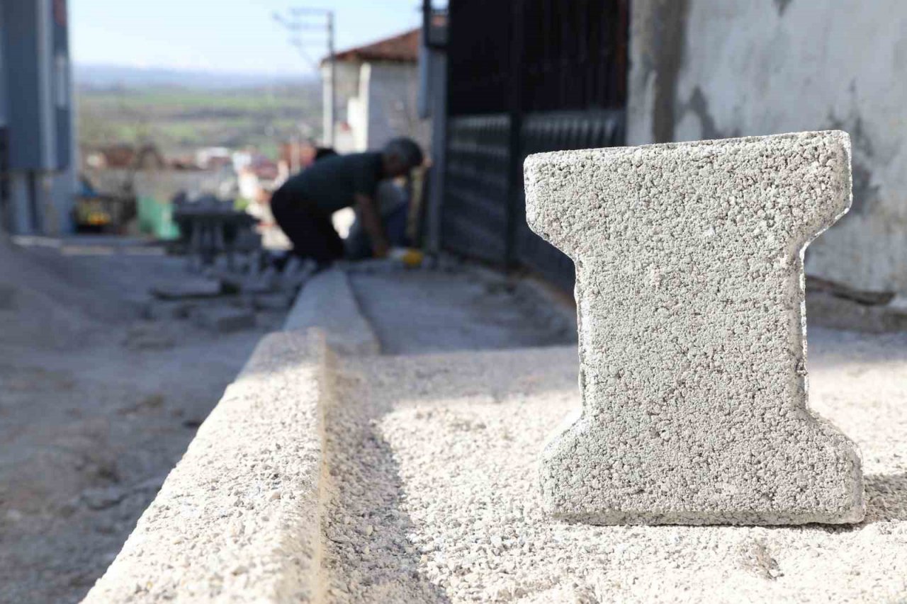 Kavak’ta yollar yenileniyor