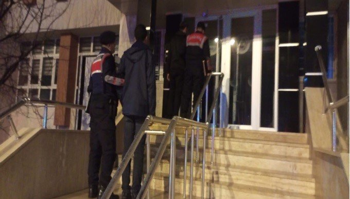 Kendi kendini silahla yaraladı, olayın gerisinde silah ticareti çıktı