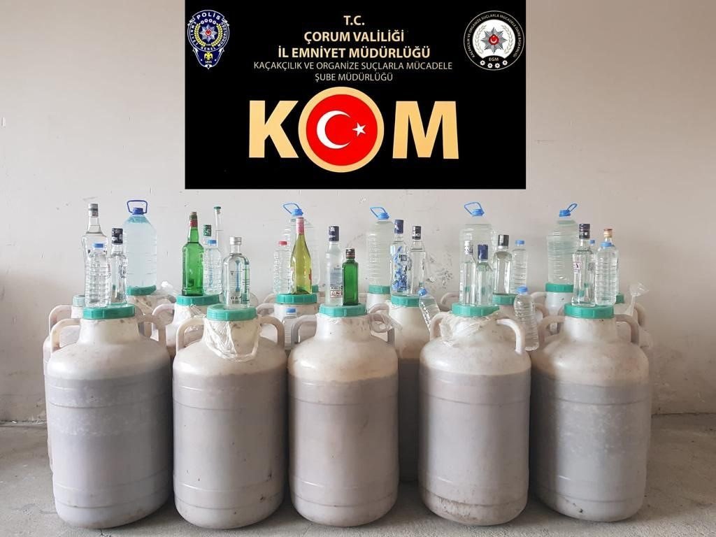 Çorum polisinden kaçak alkol ve sigara operasyonu