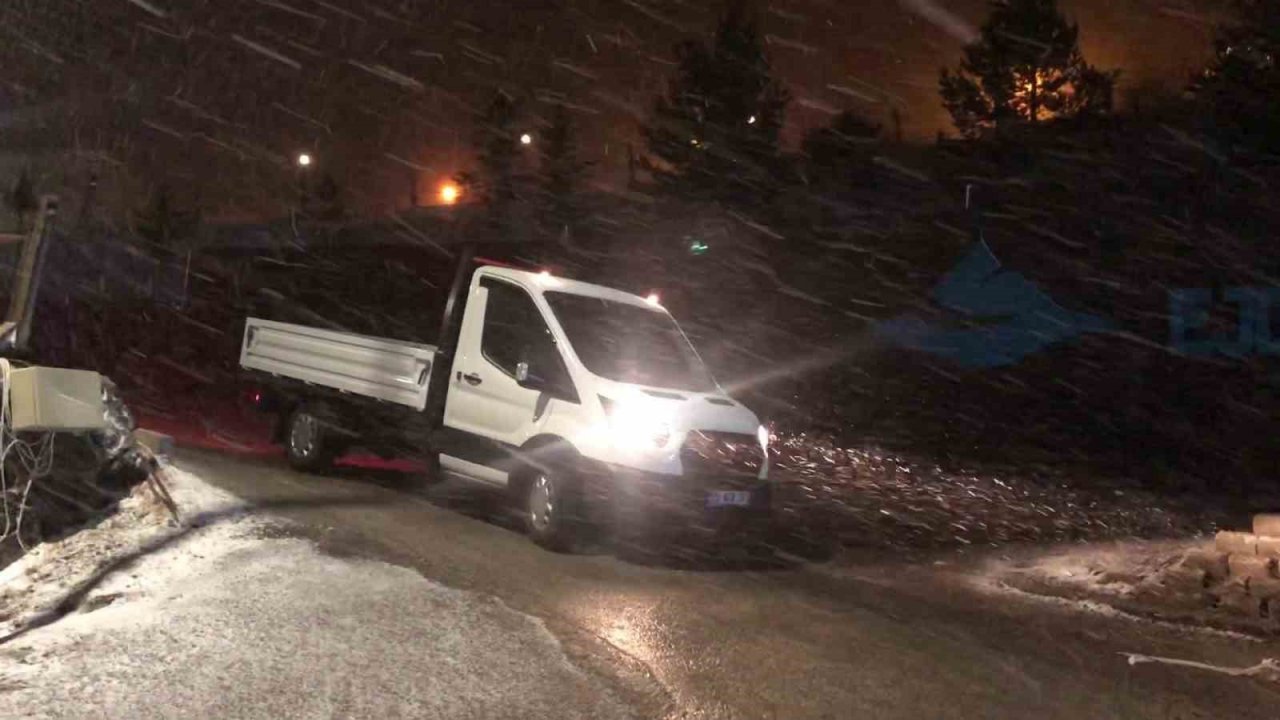 Palandöken’de kar ve tipi etkili oldu