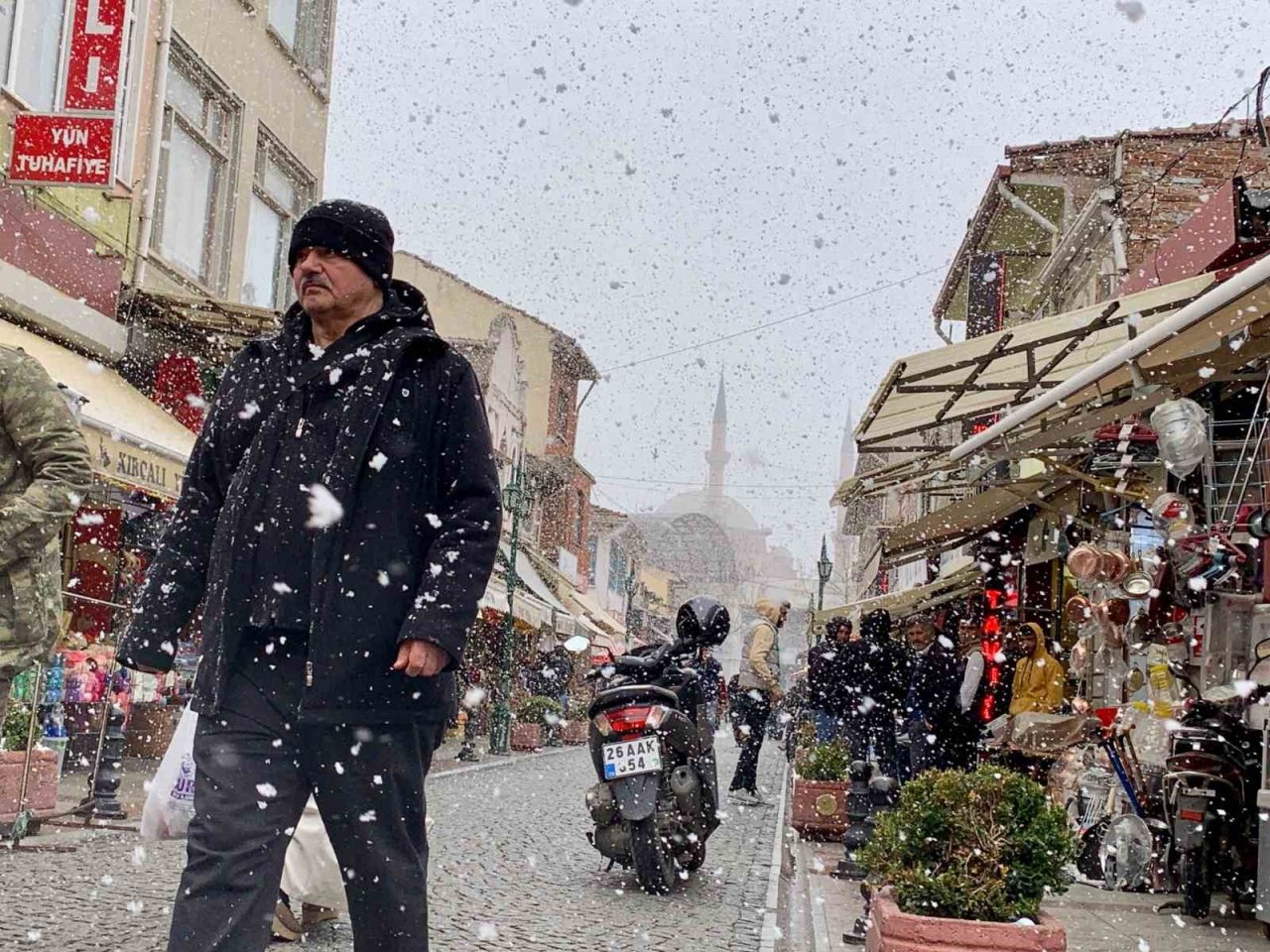 Bu iki fotoğrafın arasında sadece birkaç dakika var