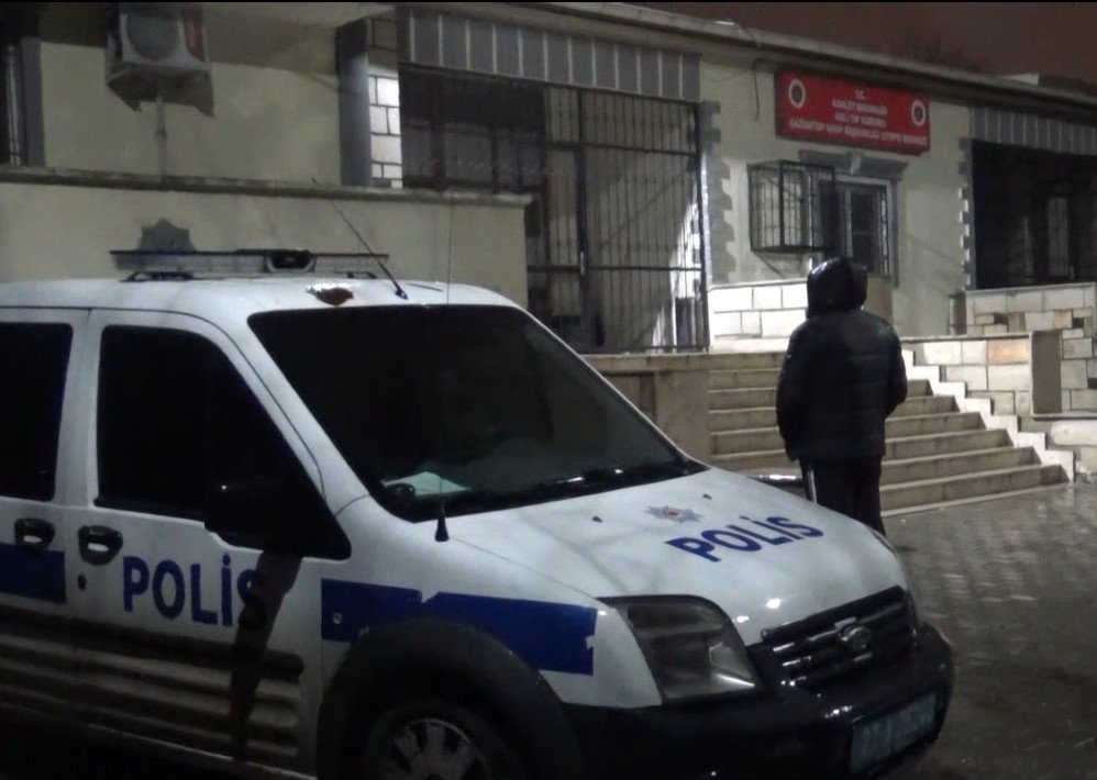 Gençlerin berberde silah şakası ölümle son buldu