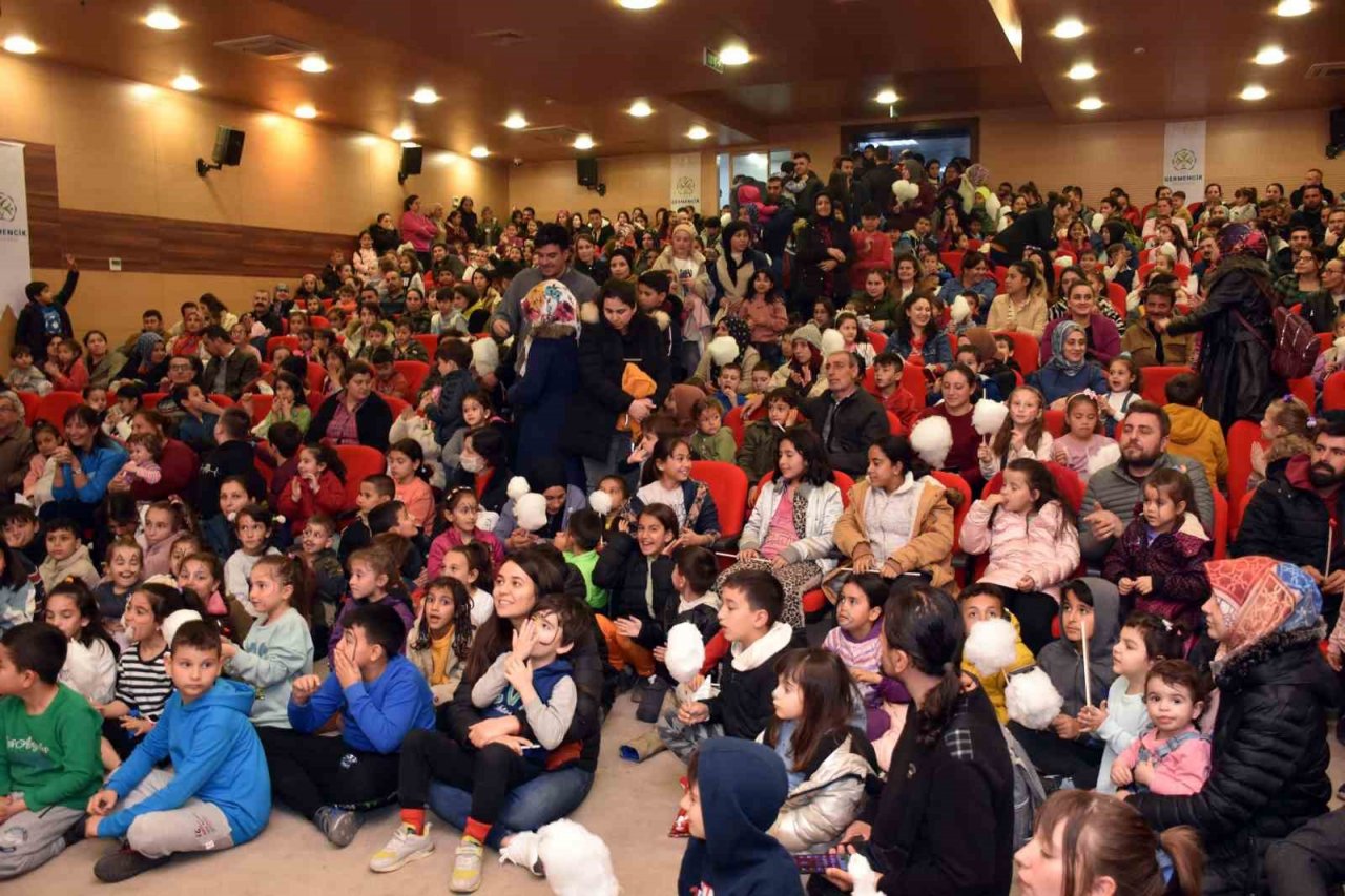 Germencik’te Ramazan coşkusu salona sığmadı