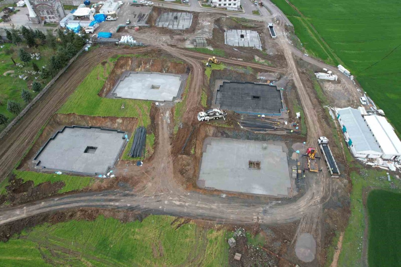 Depremzedeler için yapılıyor, temeller atıldı çalışmalar hızlandı