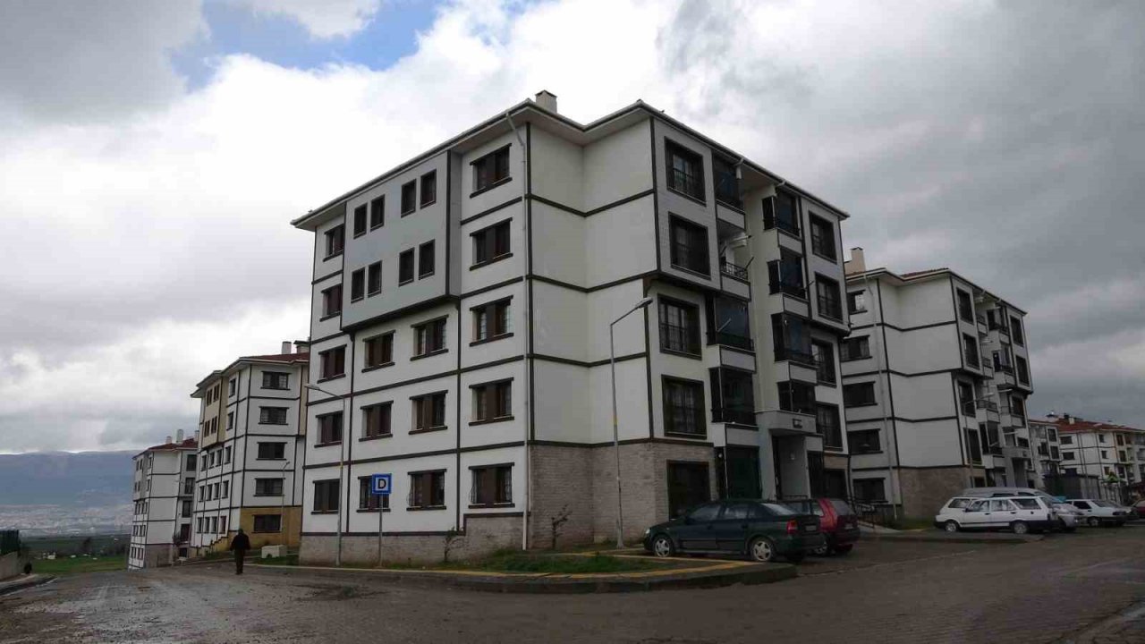 Depremzedeler için yapılıyor, temeller atıldı çalışmalar hızlandı