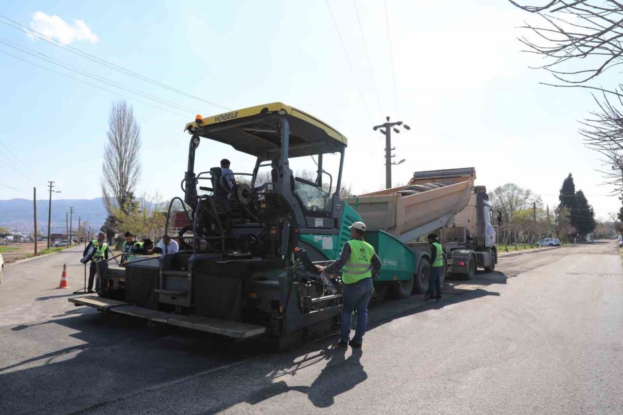 Tütünçiftlik’i Derince’ye bağlayan cadde yenilendi