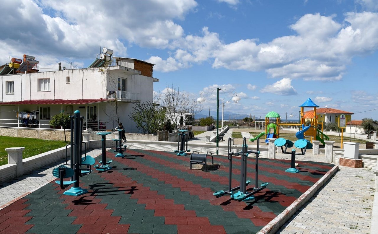 Kuşadası baharı 7 yeni parkla karşılıyor