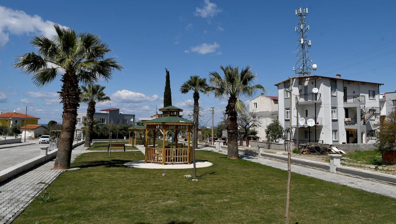 Kuşadası baharı 7 yeni parkla karşılıyor
