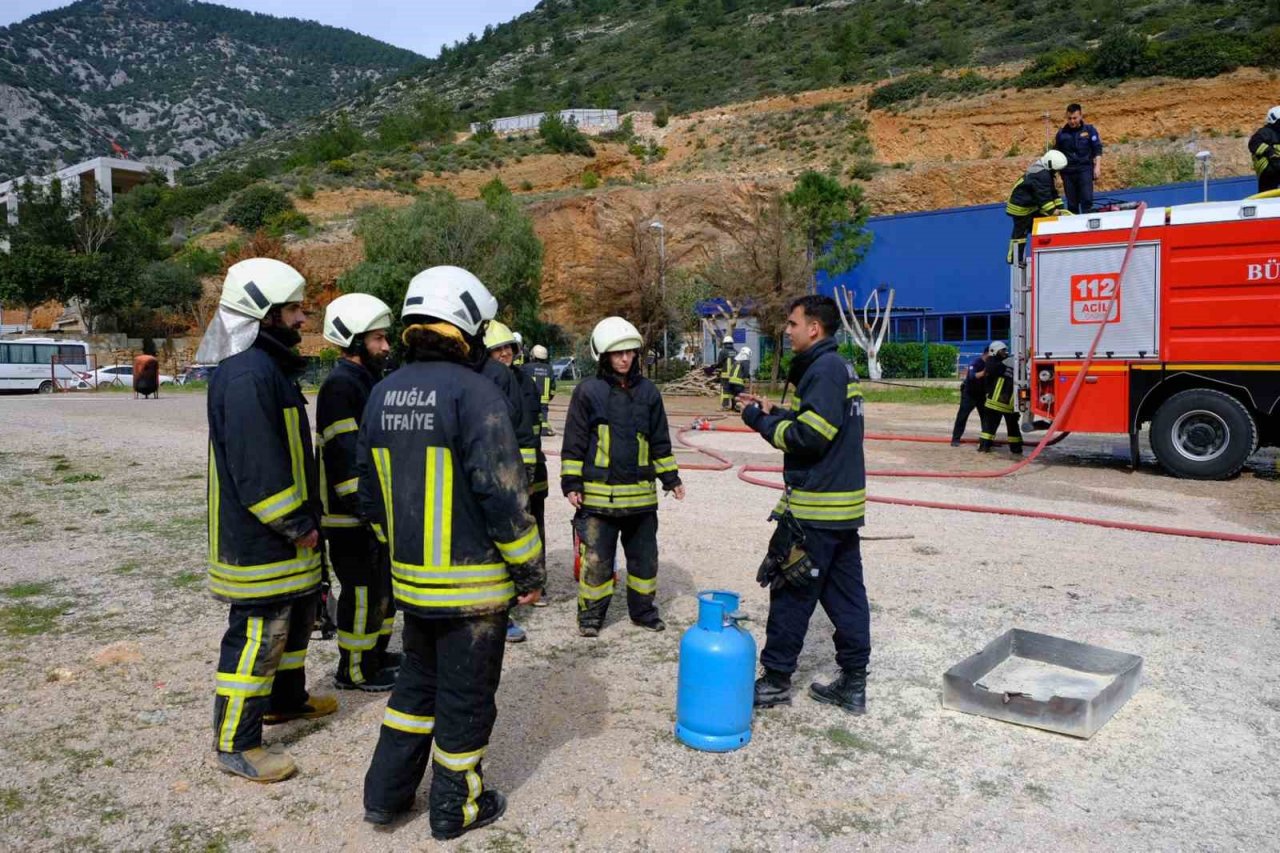 Büyükşehir’den Bodrum’da gönüllü ateş savaşçılarına eğitim