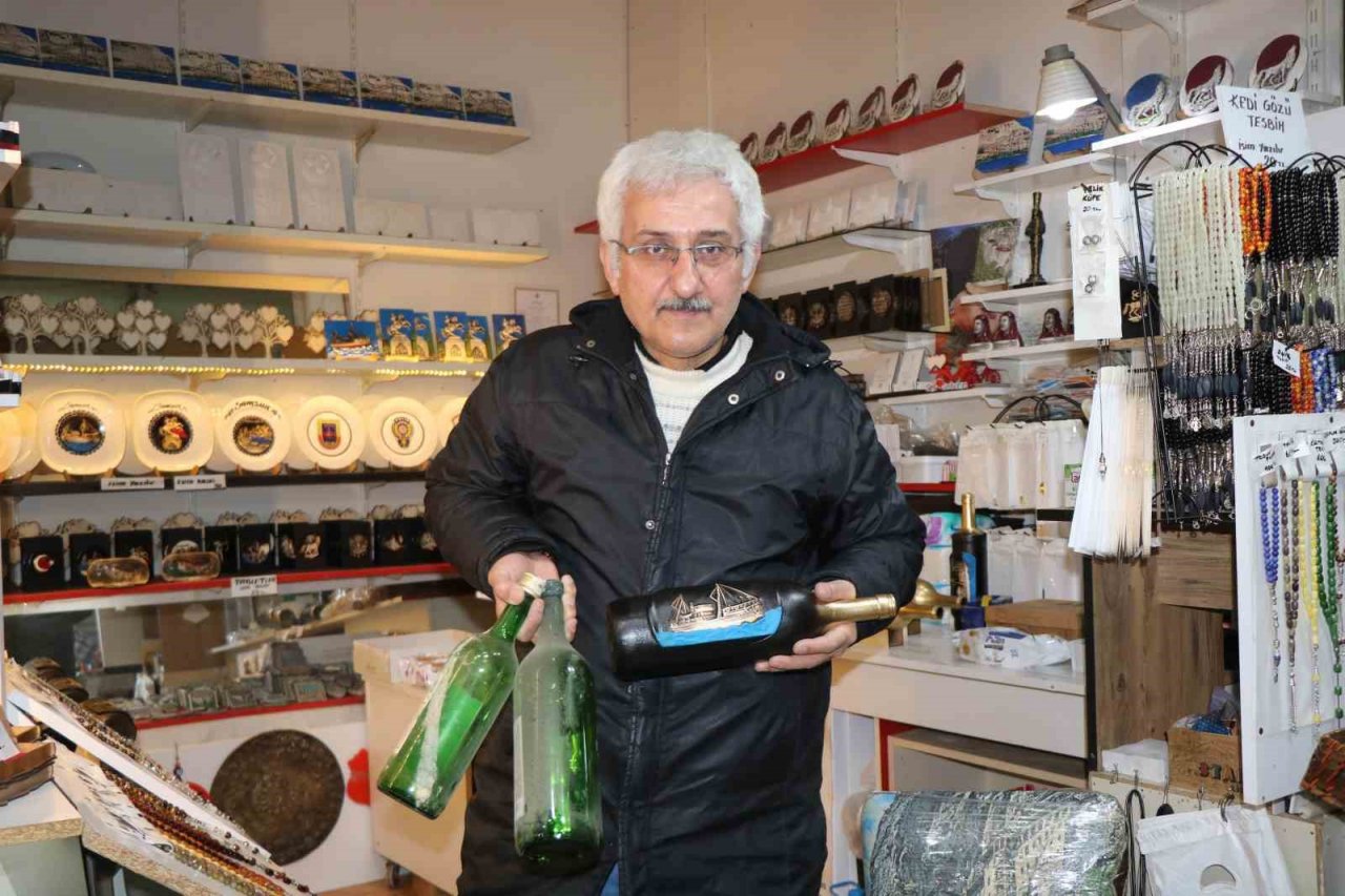 1 TL’ye aldığı atık şişeleri Avrupa’ya 50 euroya satıyor