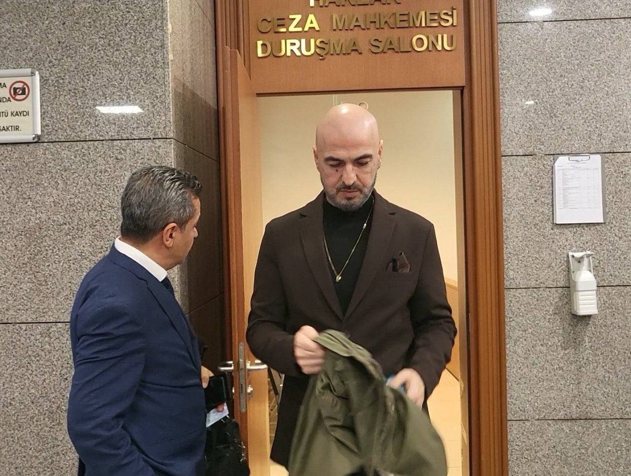 Şarkıcı Soner Sarıkabadayı’nın "melodi aşırdığı" iddiasıyla yargılanmasına devam edildi