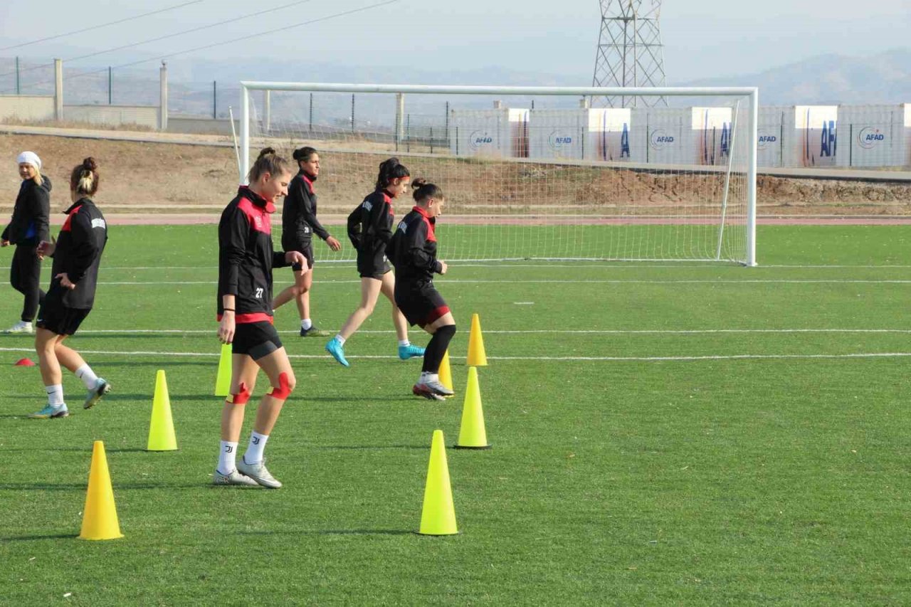 Nuhspor Kadın Futbol Takımı’nın başarısı, Şırnak’taki kızlara ilham oldu