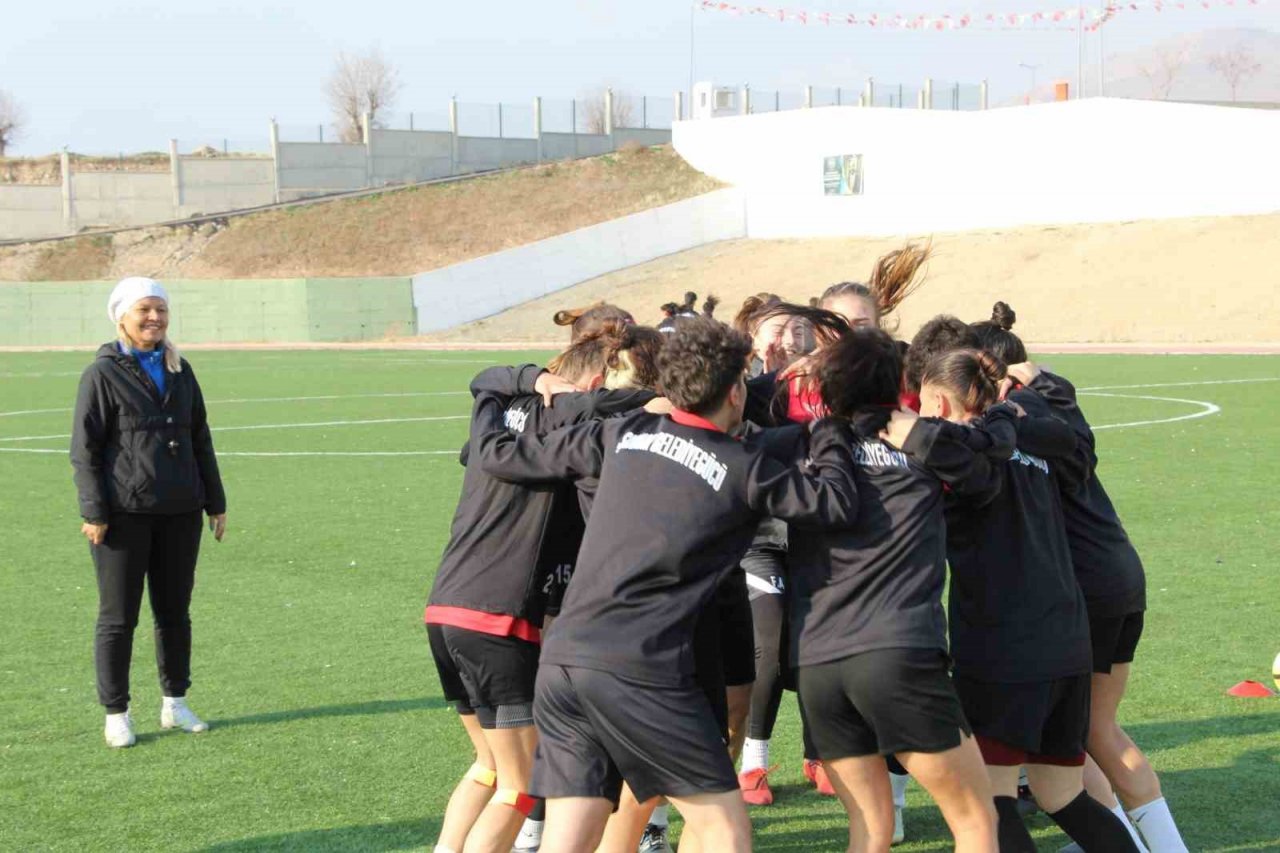 Nuhspor Kadın Futbol Takımı’nın başarısı, Şırnak’taki kızlara ilham oldu