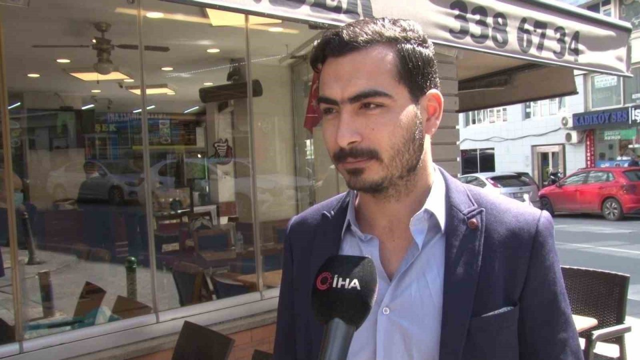 Fatih’te çocuk hırsızın, turistin ziynet eşyası dolu çantasını çaldığı anlar kamerada