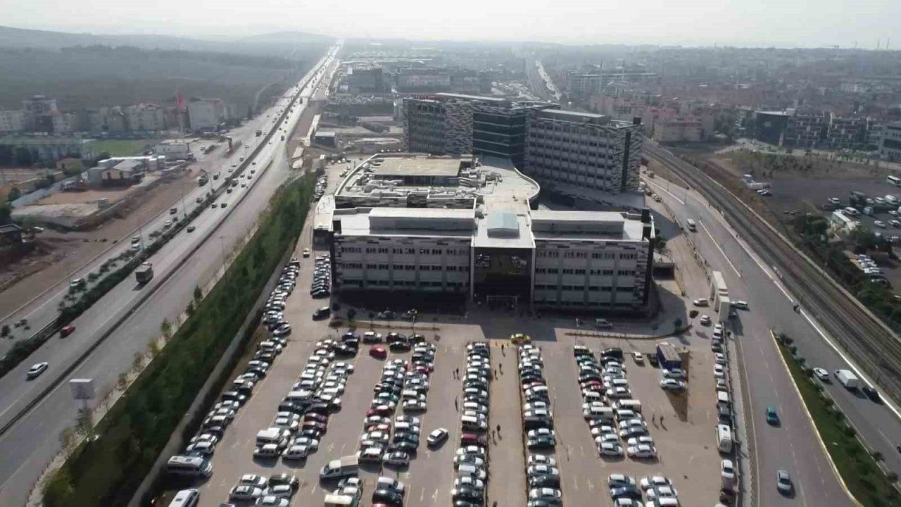 Başkan Yazıcı, AK Parti döneminde yapılan hastaneleri saydı, süre yetmedi