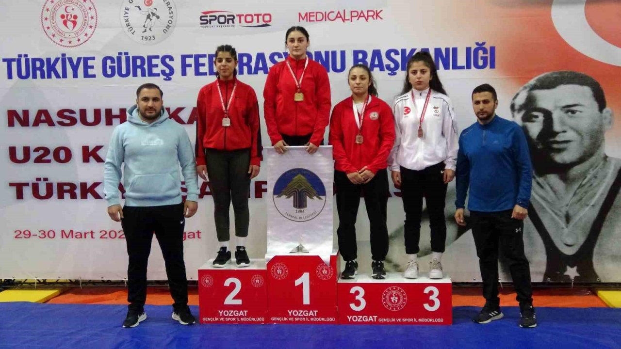 Nasuh Akar 20 yaş altı Kadınlar Türkiye Güreş Şampiyonası tamamlandı