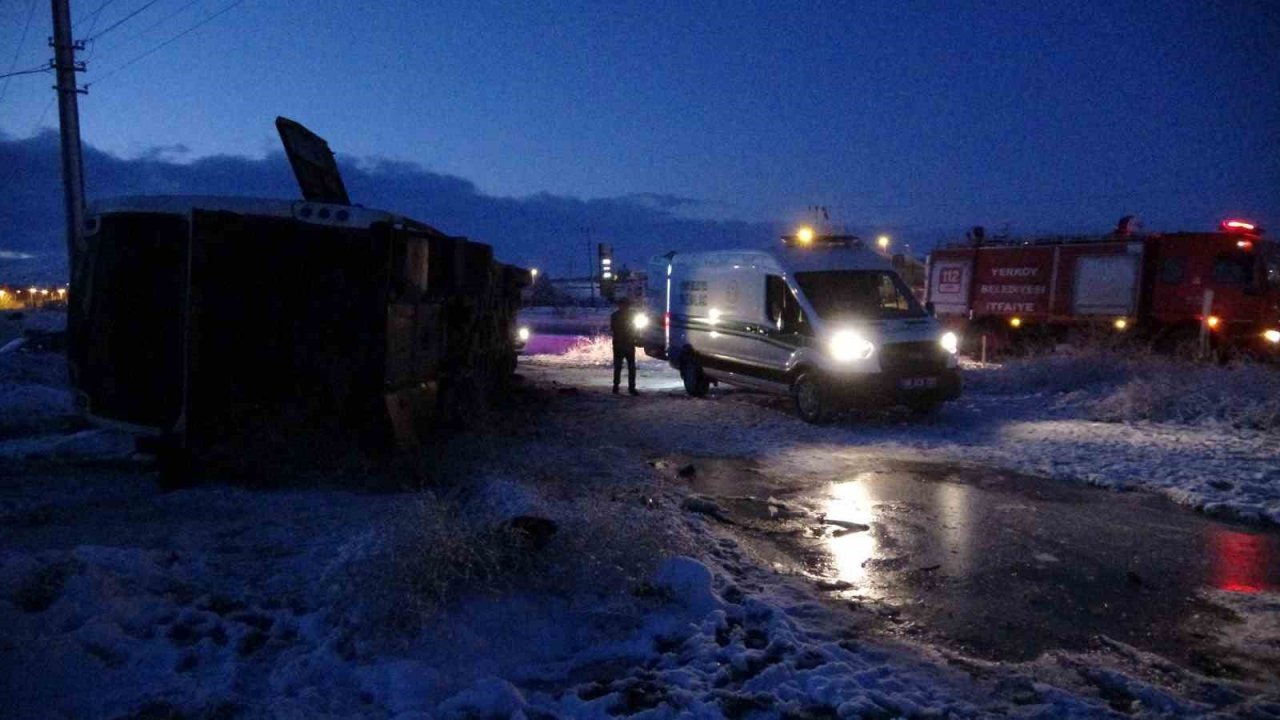 Kontrolden çıkan yolcu otobüsü devrildi: 1 ölü, 25 yaralı