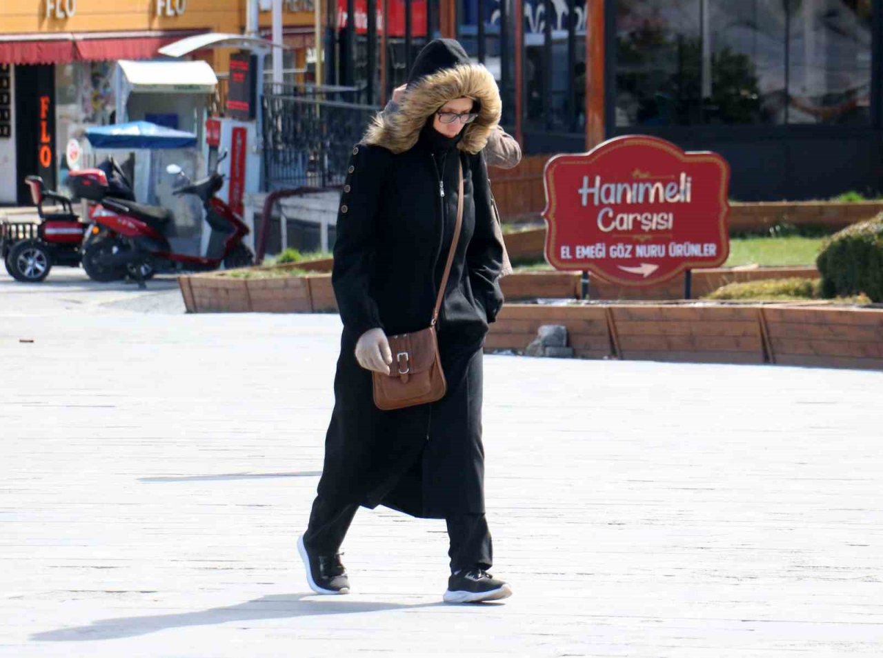 Mart kapıdan baktırmasa da kazma kürek yaktırdı