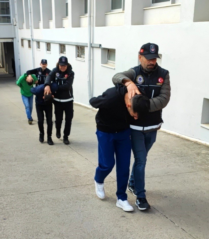 Siparişle uyuşturucu servisine operasyon: 3 tutuklama