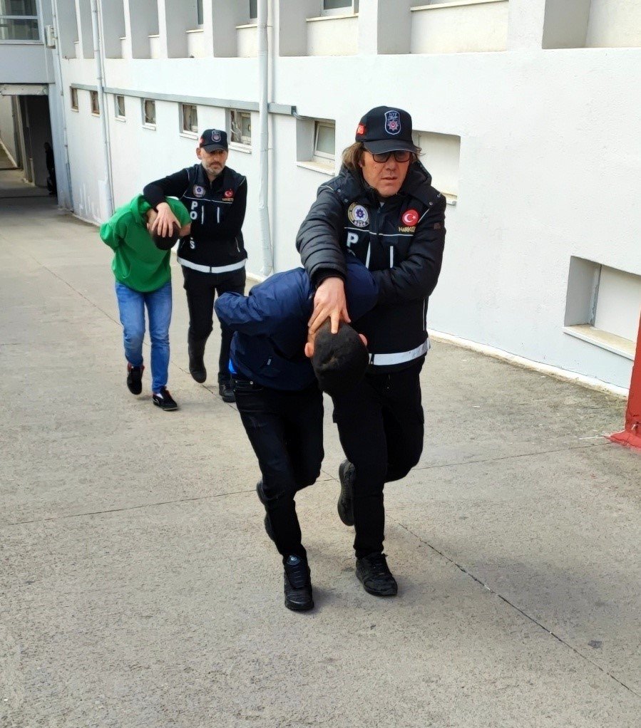 Siparişle uyuşturucu servisine operasyon: 3 tutuklama