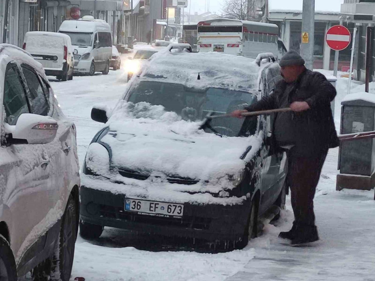 Ardahan’da kar yağışı hayatı olumsuz etkiliyor
