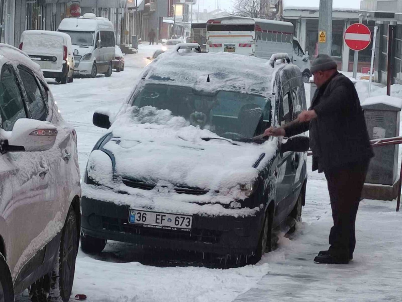 Ardahan’da kar yağışı hayatı olumsuz etkiliyor