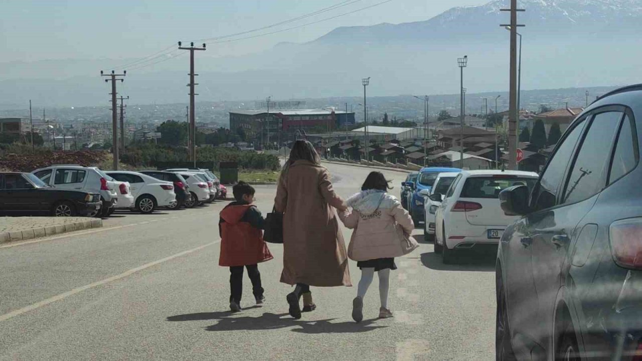 Kolejde çıkan yangında tahliye edilen öğrenciler evlerine gönderildi