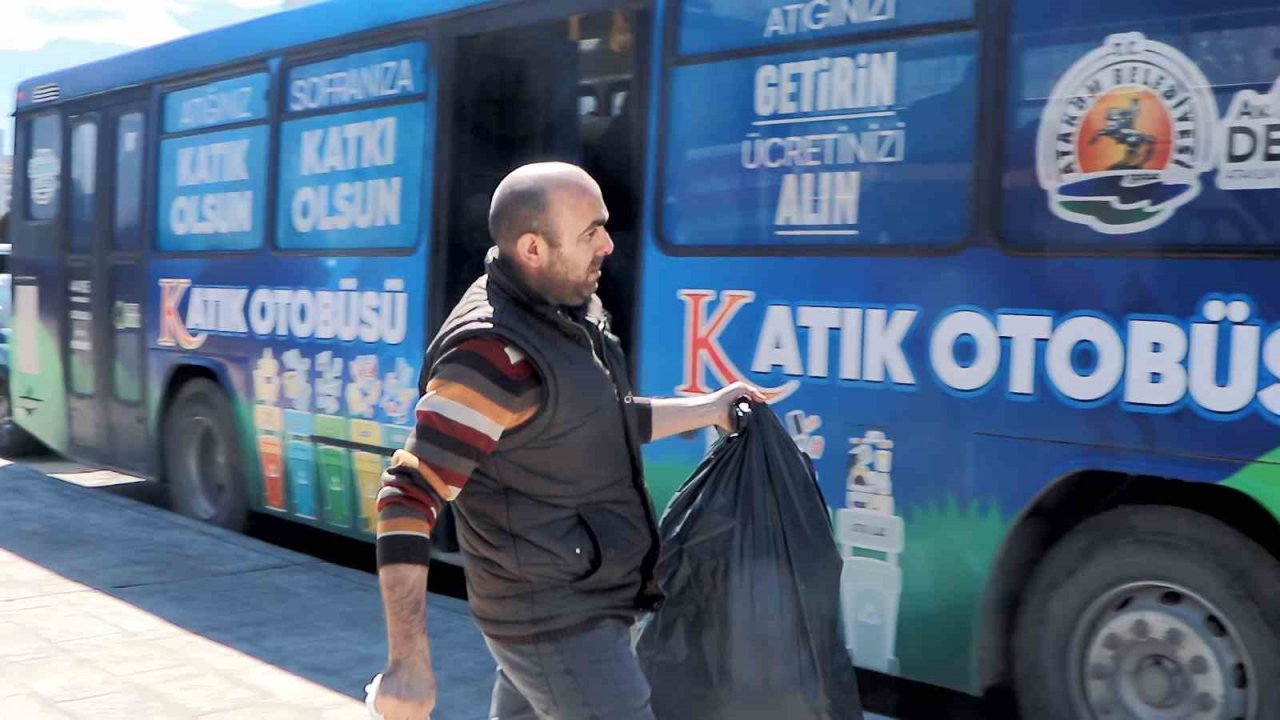 ‘Katık Otobüsü’ ile atıklar tekrar ekonomiye kazandırılıyor