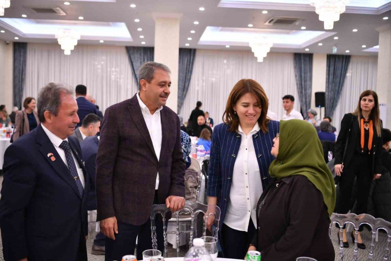 Vali Şıldak Ayvalık’ta iftar yemeğine katıldı