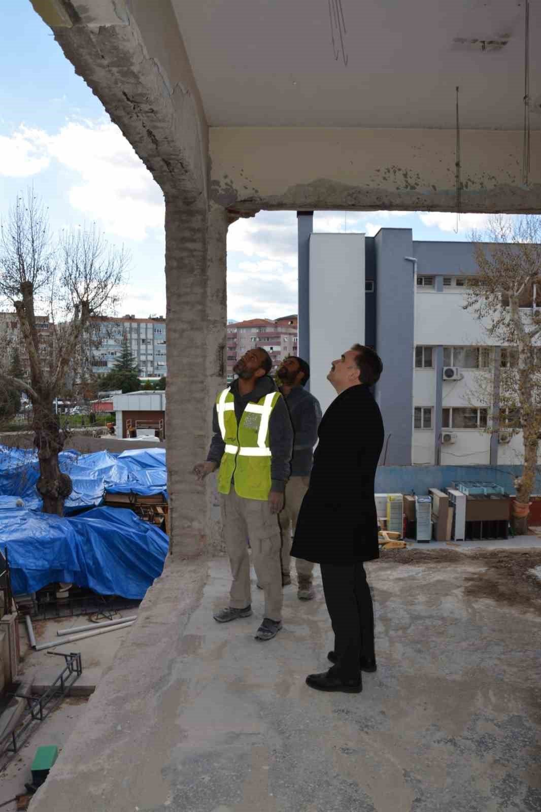 Kaymakam Odabaş’tan, güçlendirme çalışmaları devam eden okullara inceleme