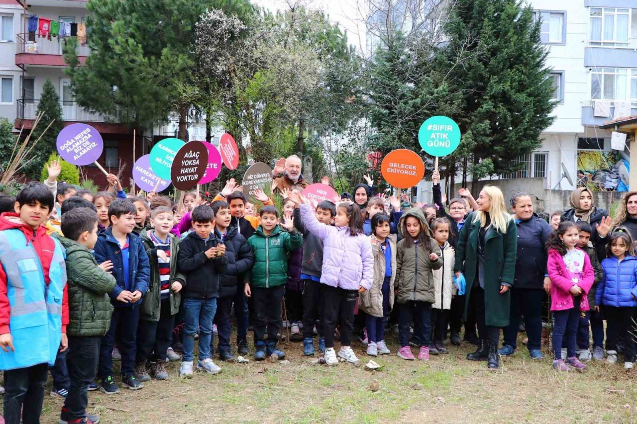 Çiftlikköy’de Sıfır Atık Günü fidanlar dikilerek kutlandı