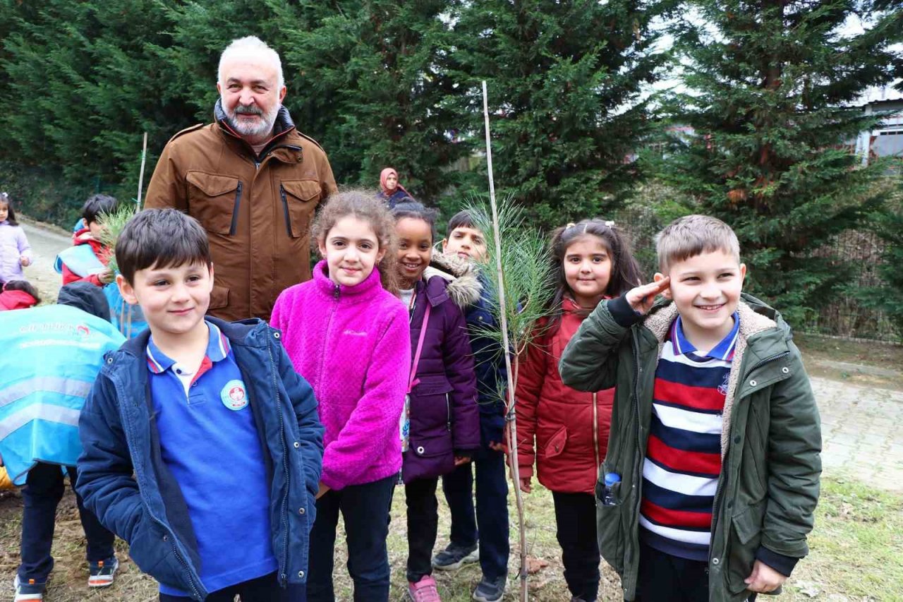 Çiftlikköy’de Sıfır Atık Günü fidanlar dikilerek kutlandı