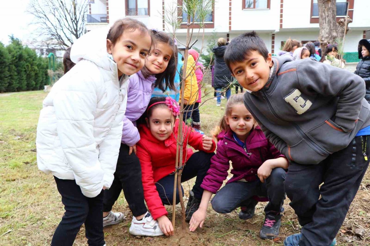 Çiftlikköy’de Sıfır Atık Günü fidanlar dikilerek kutlandı