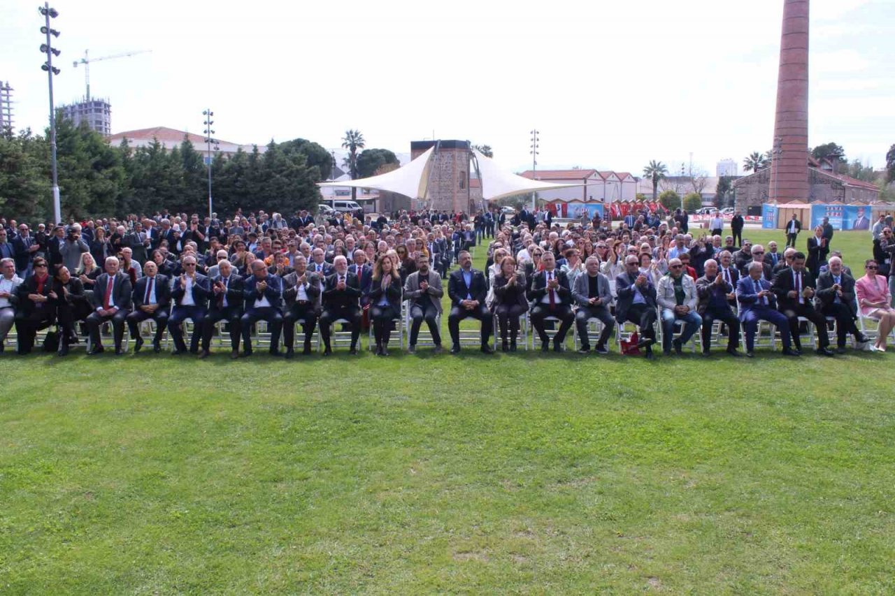 CHP İzmir, aday adaylarını tanıttı