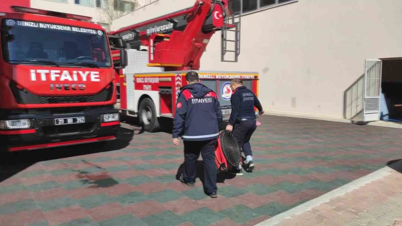 Kolejde çıkan yangında tahliye edilen öğrenciler evlerine gönderildi