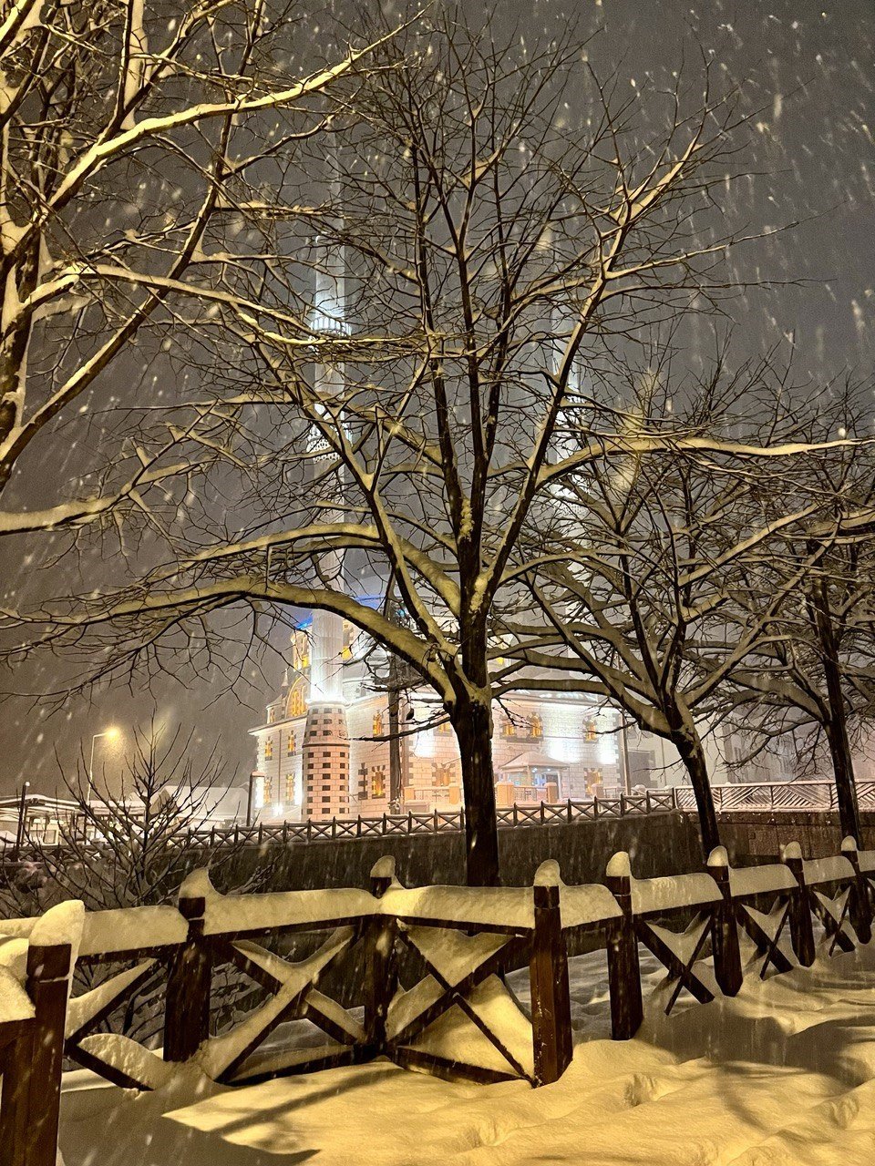 Uzungöl beyaza boyandı