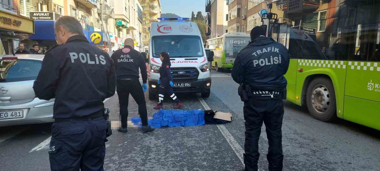 Trafik kazasında kaybettiği oğlunu toprağa veren acılı babadan yürek yakan sözler