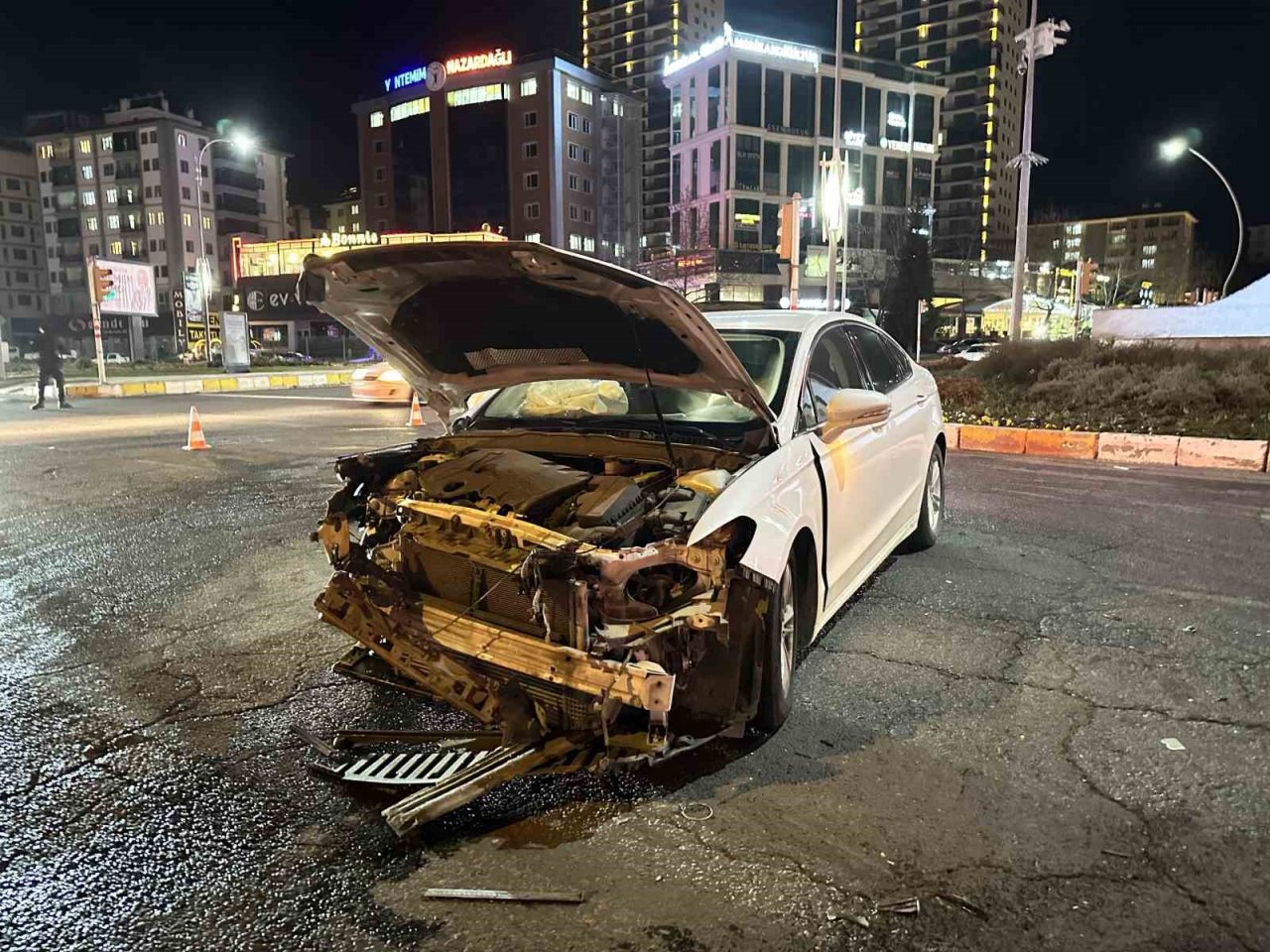 Deprem bölgesi Nurdağı’ndan babasının cenazesine geldi, kaza yaptı