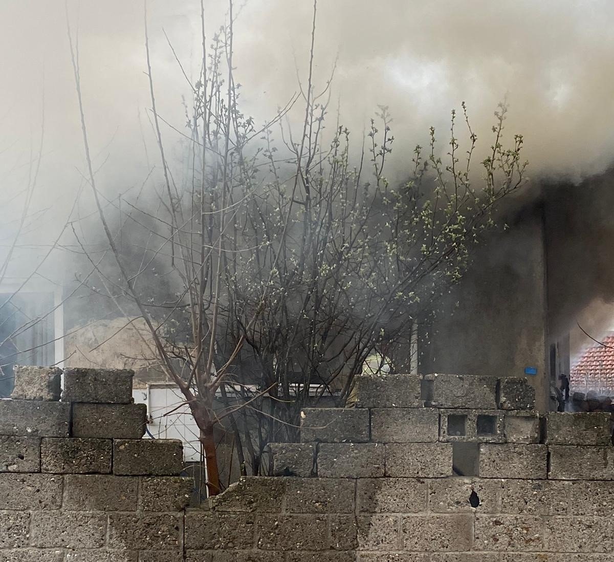 Gönen’de soba patlaması sonucu ev kullanılamaz hale geldi