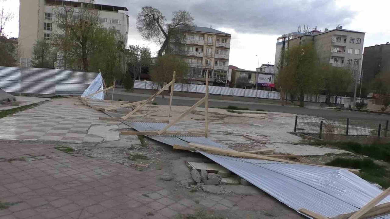 Iğdır’da kar ve fırtına etkili oluyor