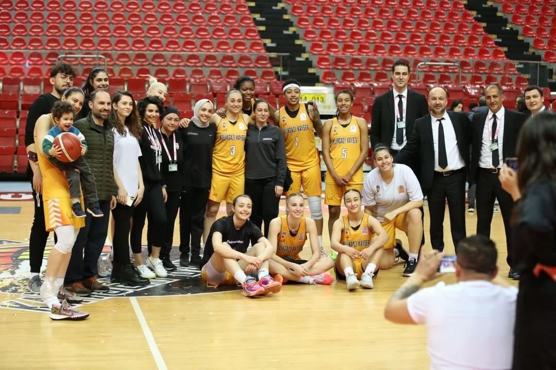 Melikgazi Kayseri Basketbol ligde kaldı