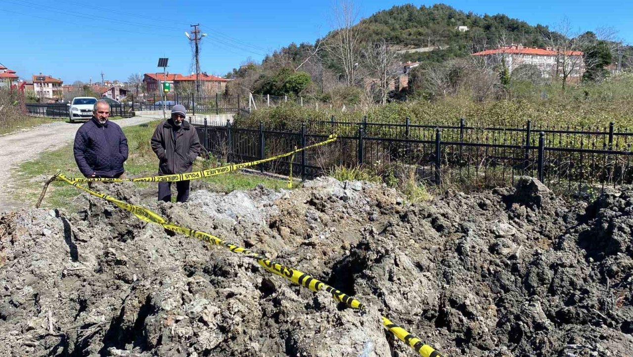 Amasra’da sit alanında iş makinesiyle kaçak kazı yapan 4 kişi yakalandı